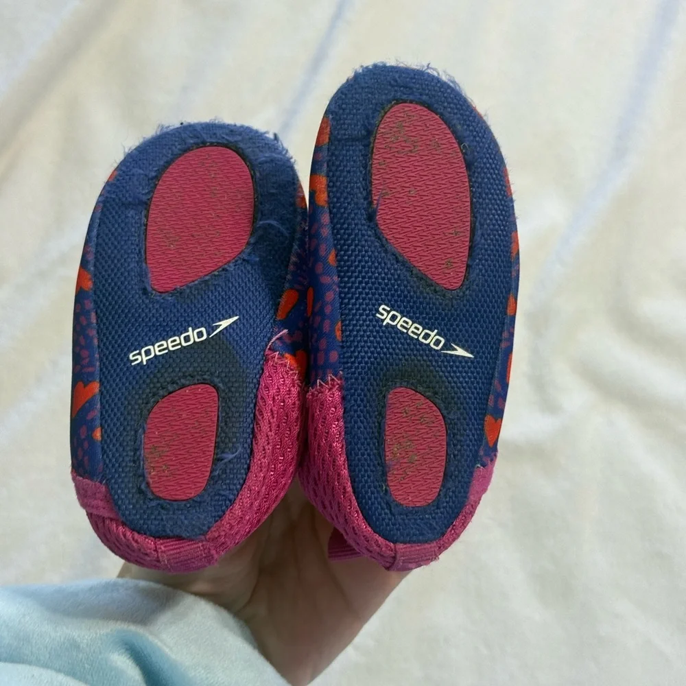 Speedo Kids Water Shoes - purple and pink size 5-6 toddler